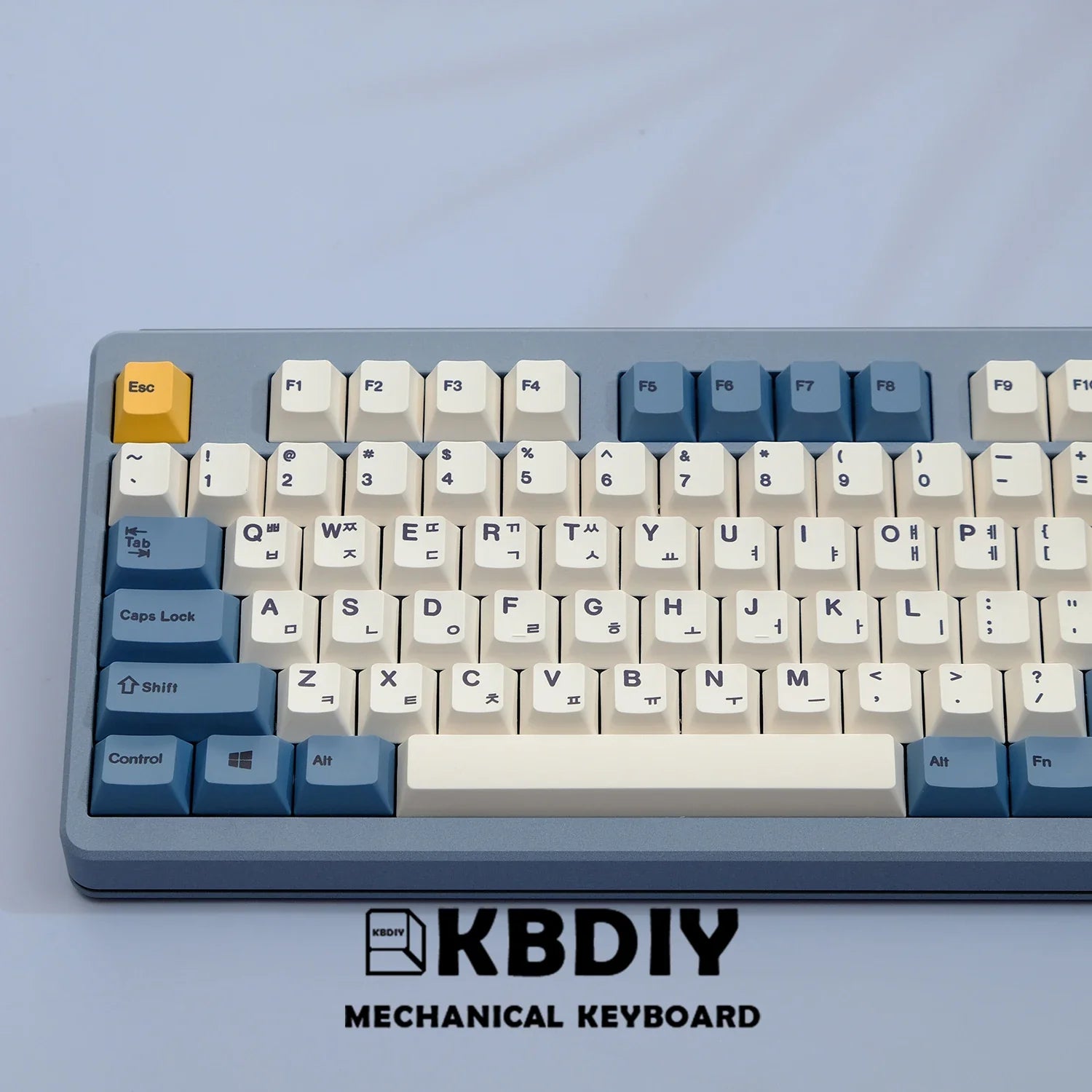 KBDiy 145 Näppäimet/setti PBT Aprikoosinkeltainen Näppäinkorkki Korean Cherry Profile Näppäimet mekaaniselle näppäimistölle 7U DIY Custom for GMK67 GMK75